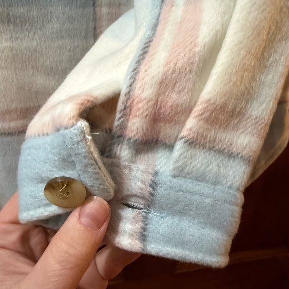 SHACKET - Picture 9 of 9